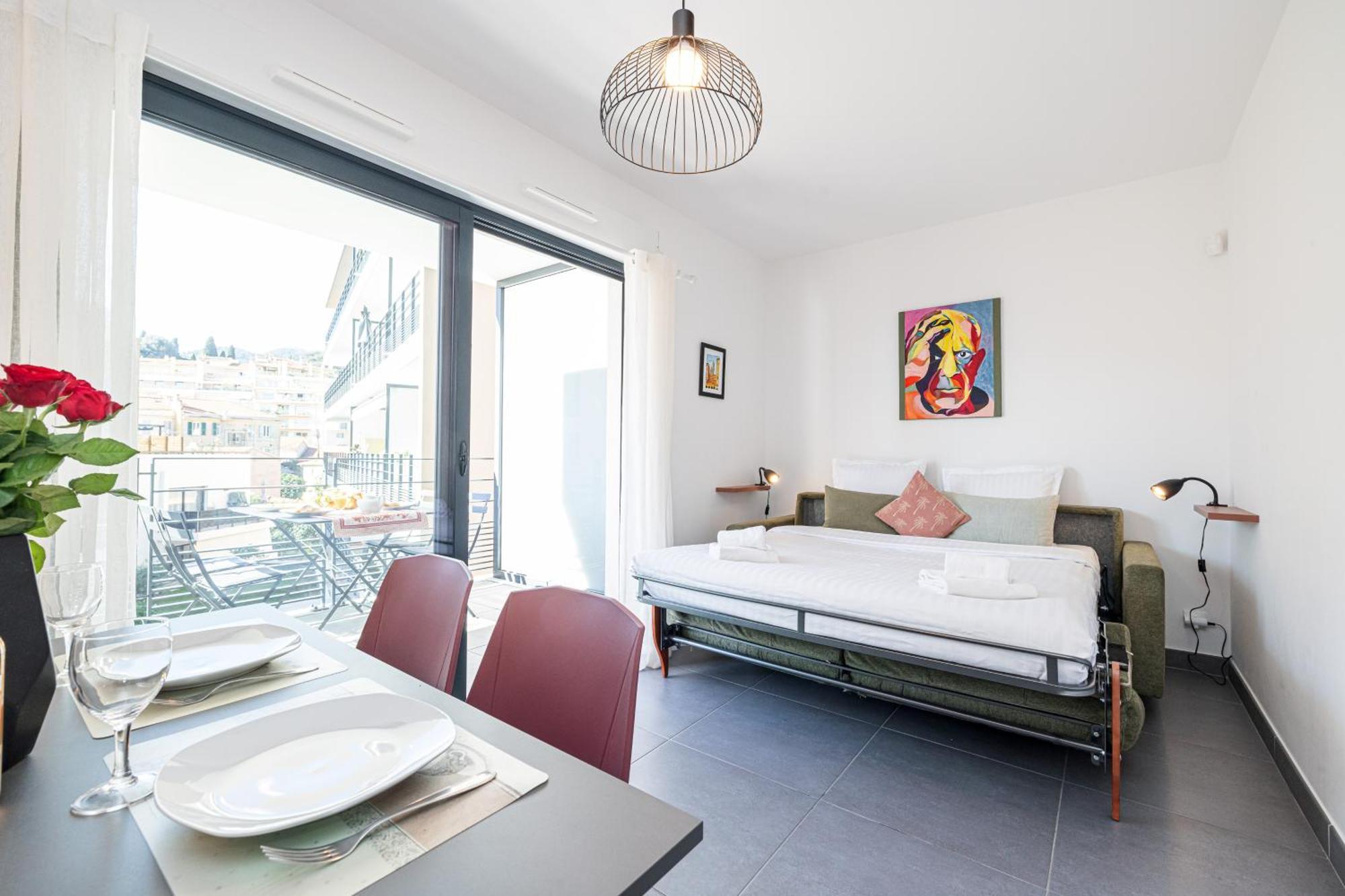 Queen Riviera : Climatisation, Parking, Terrasse مينتون المظهر الخارجي الصورة