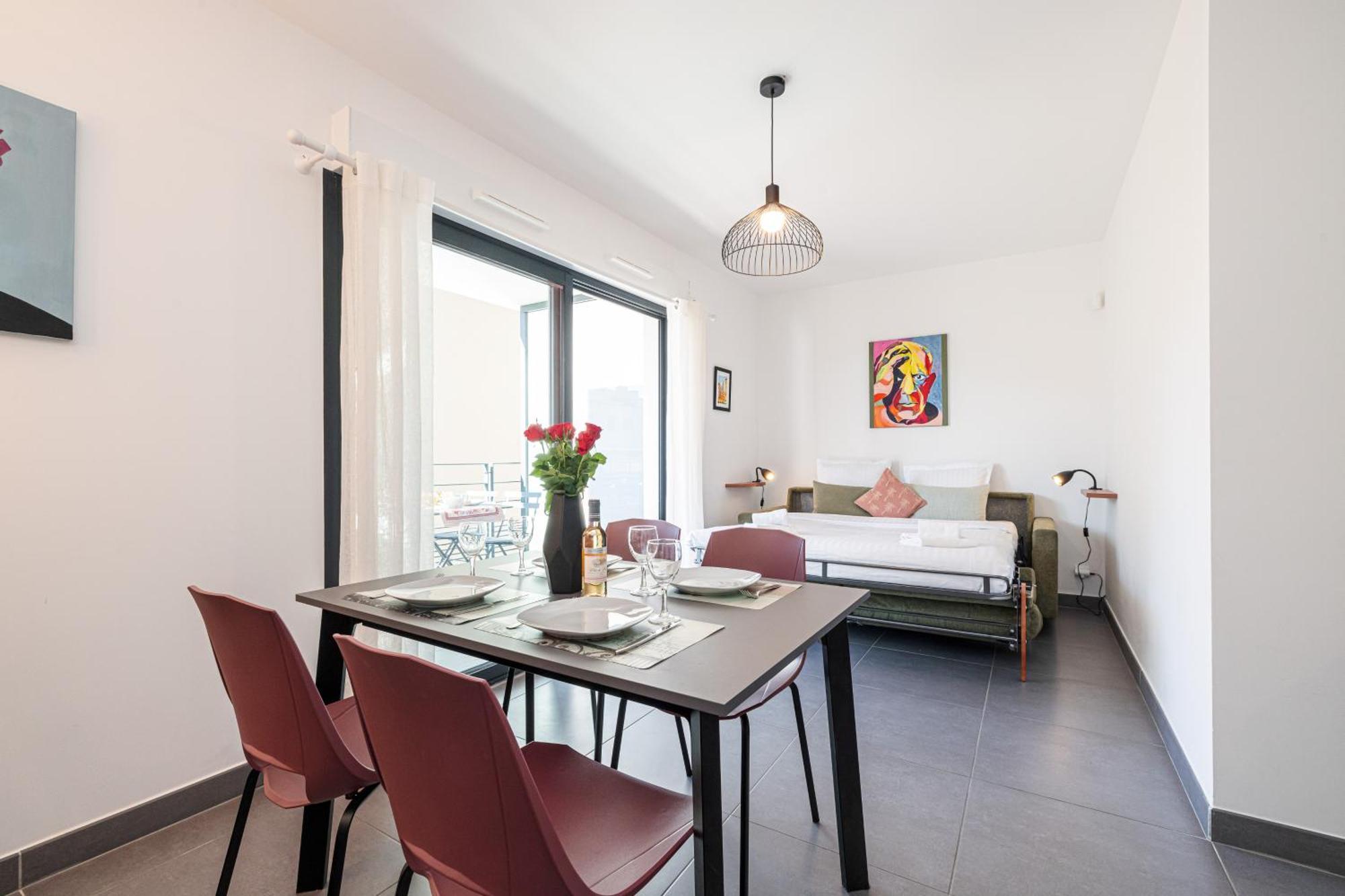 Queen Riviera : Climatisation, Parking, Terrasse مينتون المظهر الخارجي الصورة